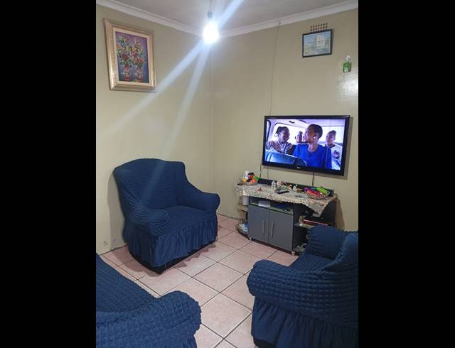 2 BEDROOM FREEHOLD FOR SALE IN PHILIPPI